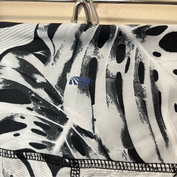 Cycle House by Marika Laura Side Pockets Bermuda Shorts - Picture 8 of 15